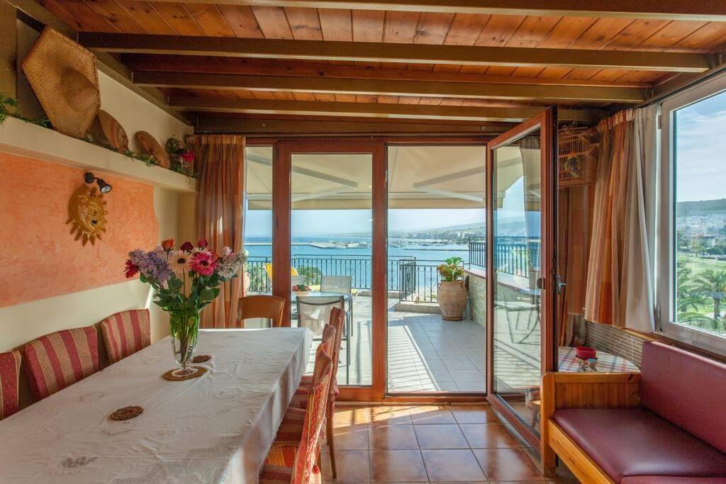 Elisabeth'S Penthouse At The Heart Of The City Rétino Exterior foto